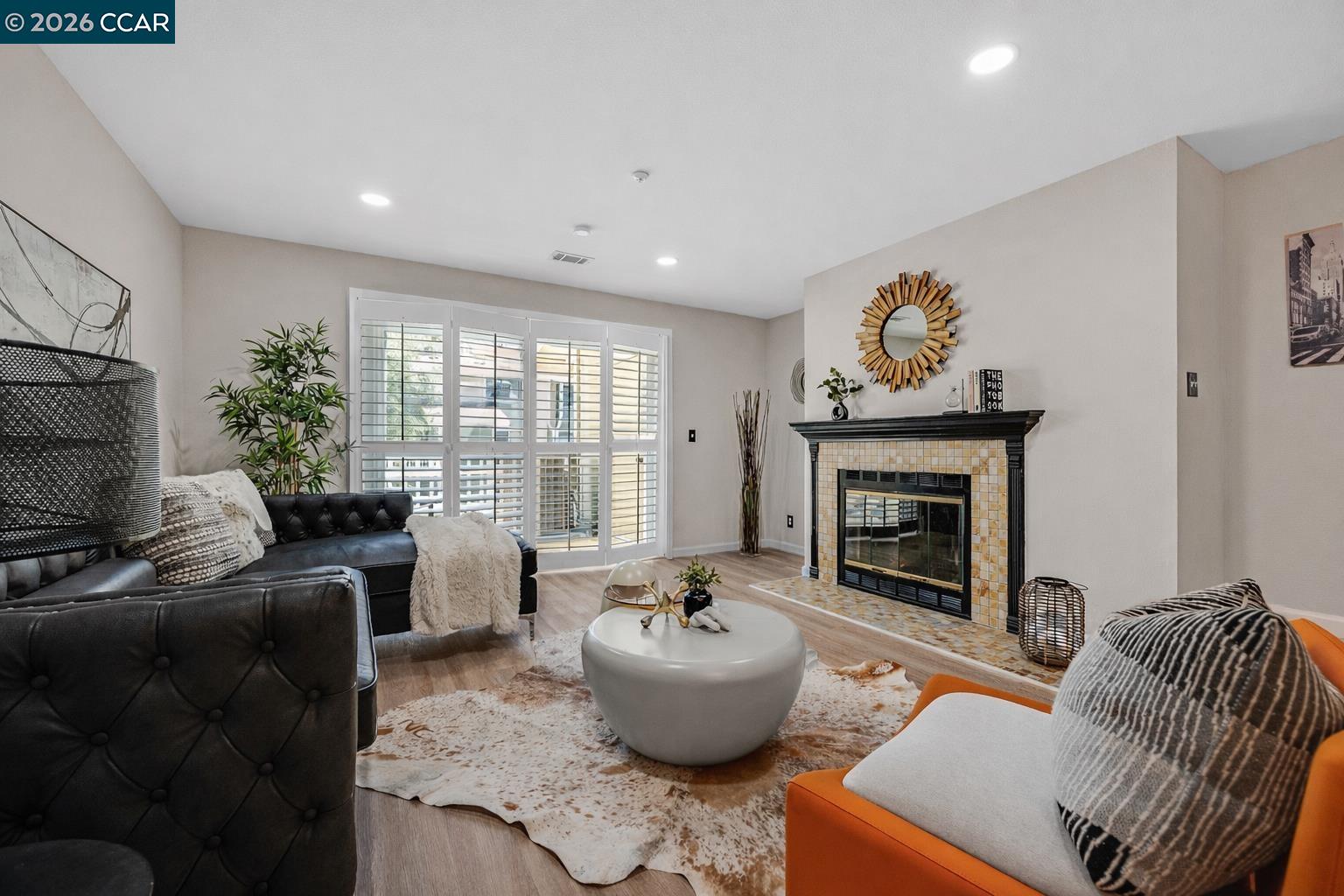 2617 Oak Road, Unit C Walnut Creek, CA 94597 - Photo 2 of 26