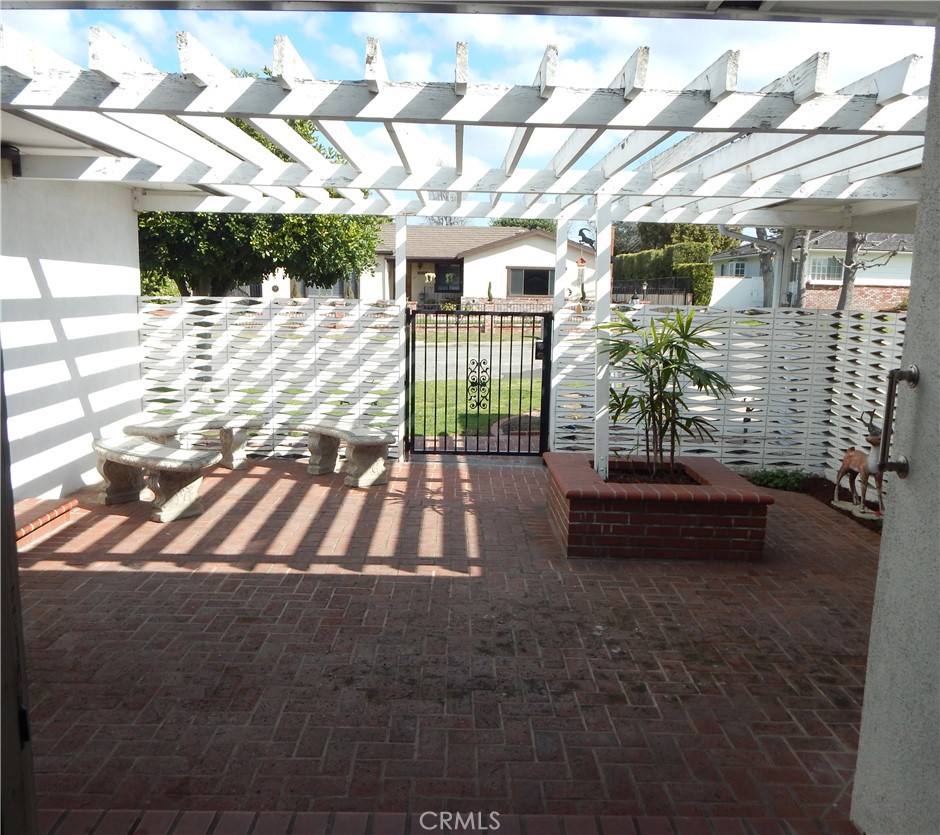 10210 Lundene Drive Whittier, CA 90601 - Photo 3 of 33