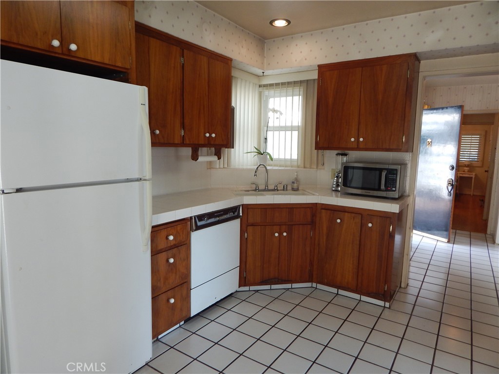 10210 Lundene Drive Whittier, CA 90601 - Photo 9 of 33