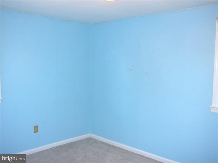 9 Hunter Road New Castle, DE 19720 - Photo 7 of 12 Bedroom 2