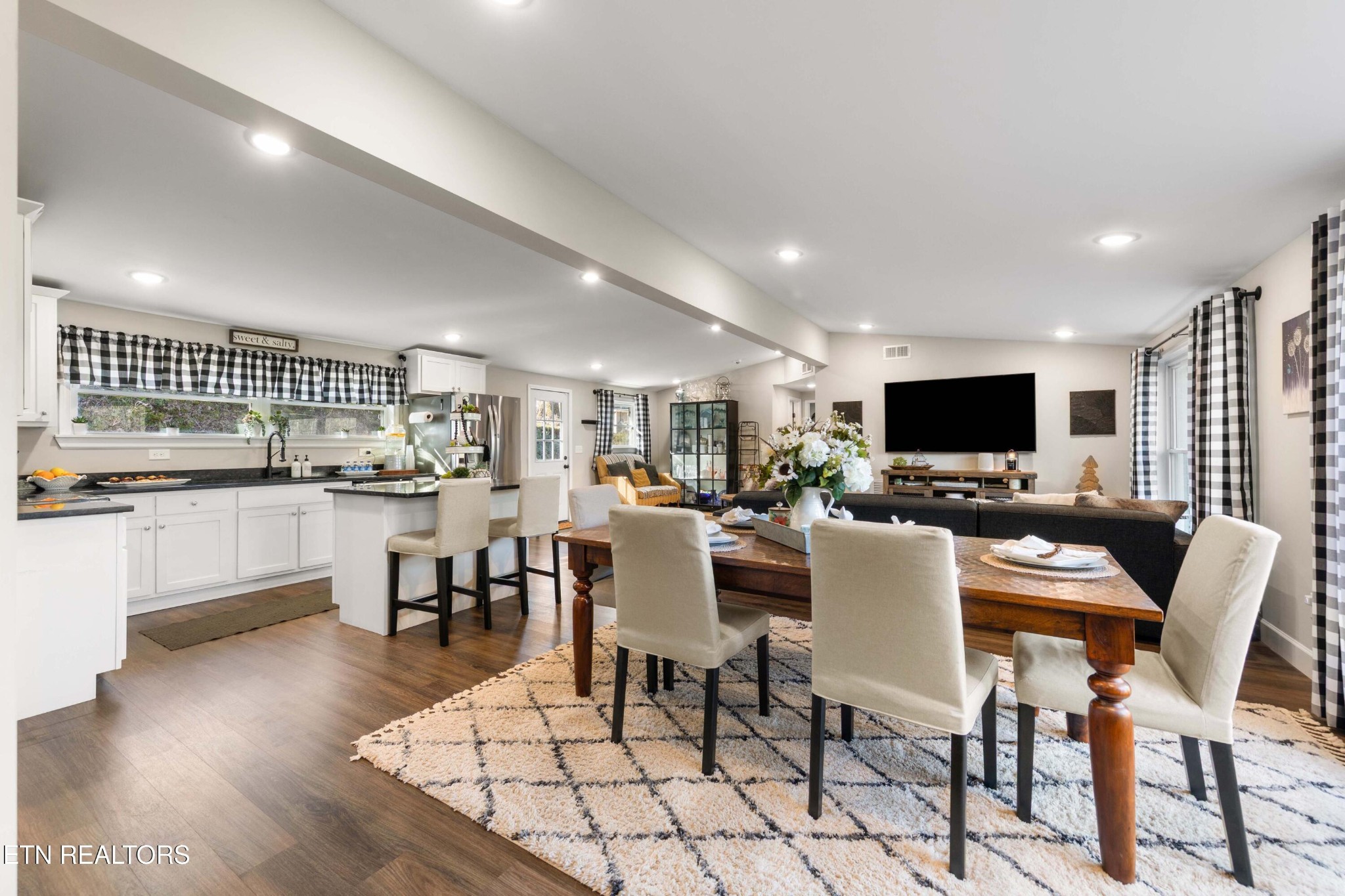 507 Short Street Athens, TN 37303 - Photo 15 of 54 a view of a dining room with furniture