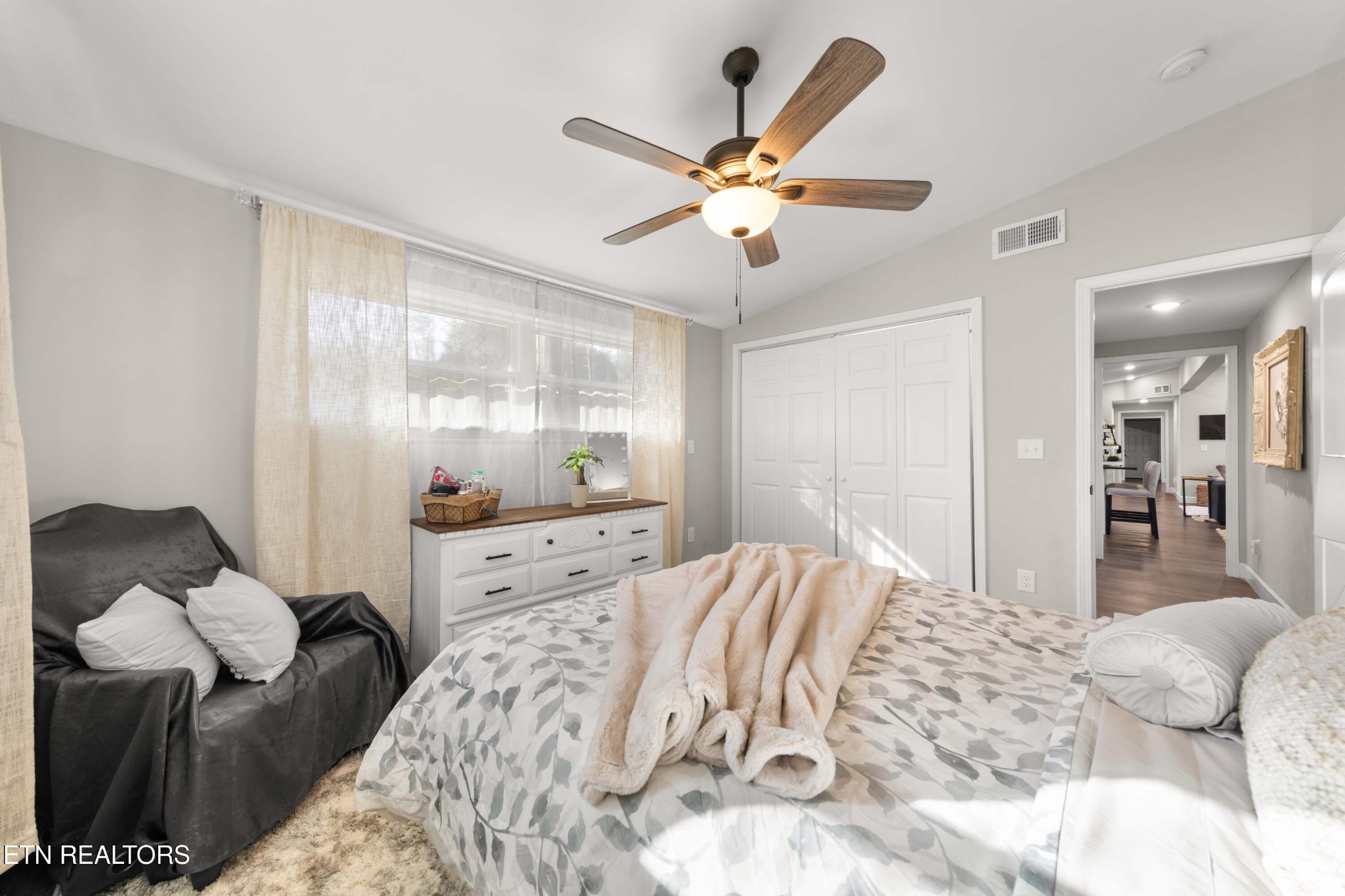 507 Short Street Athens, TN 37303 - Photo 31 of 54 a bedroom with a large bed and a window