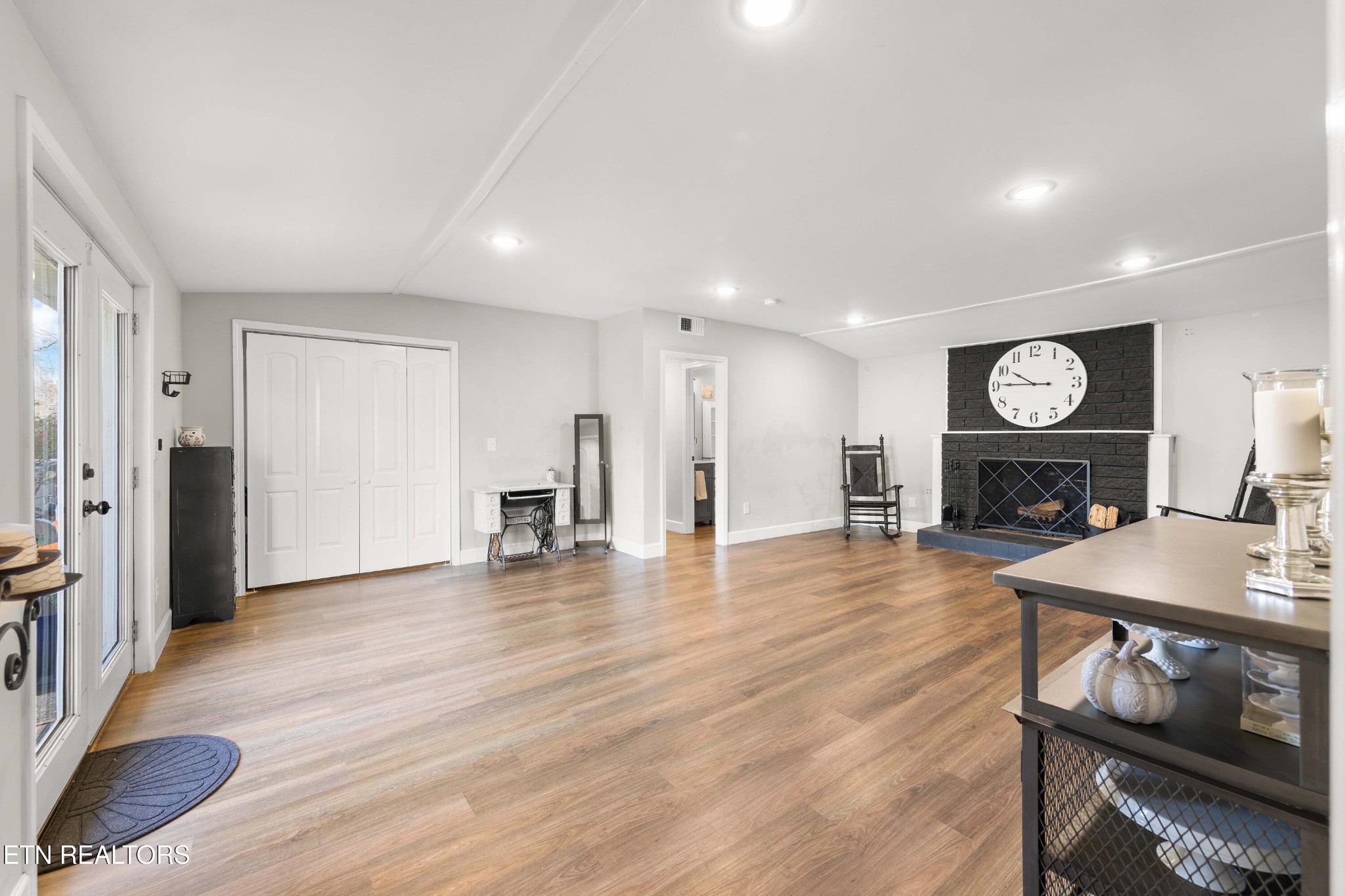 507 Short Street Athens, TN 37303 - Photo 33 of 54 a view of kitchen and hall with wooden floor