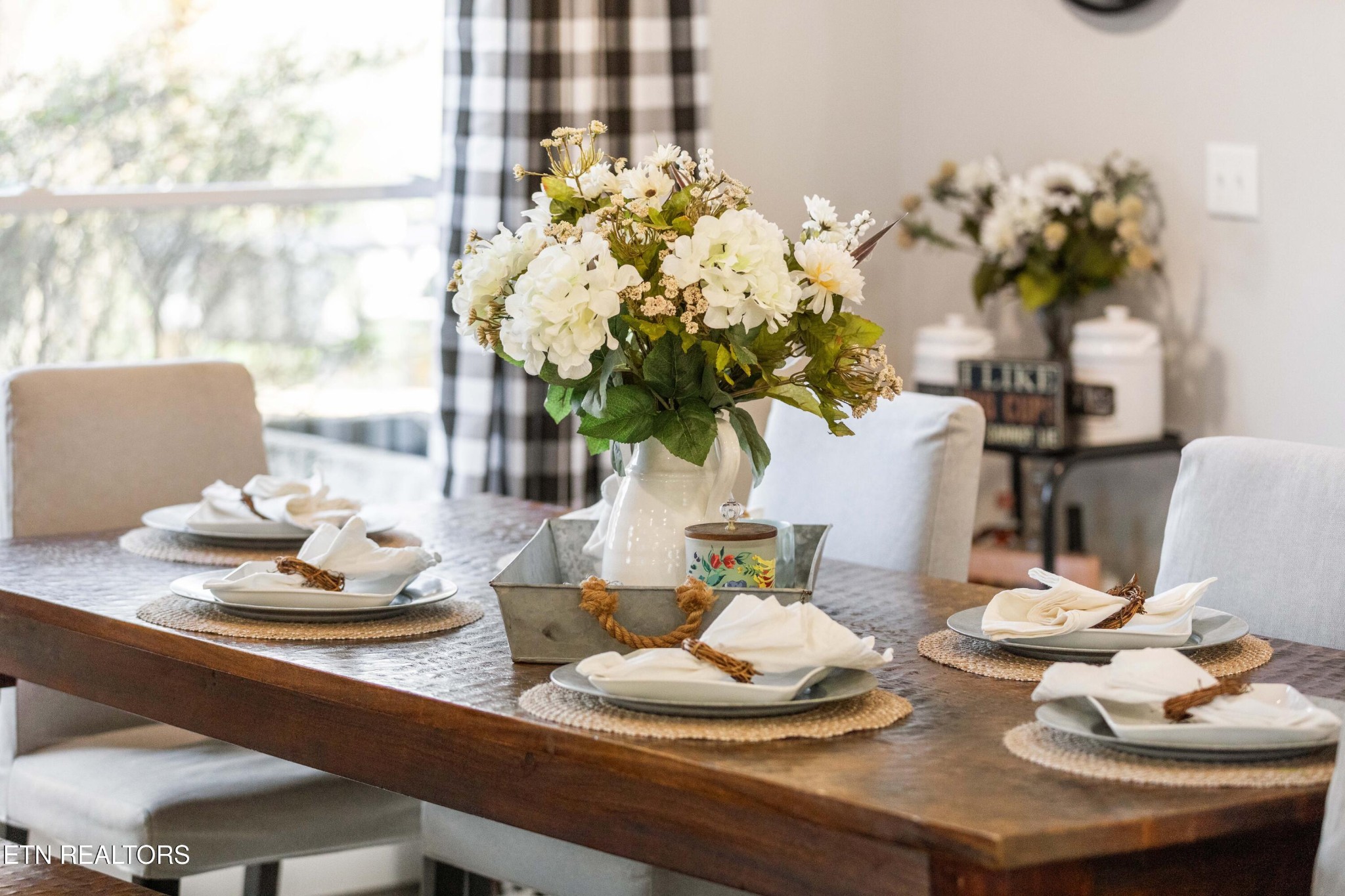 507 Short Street Athens, TN 37303 - Photo 7 of 54 a close view of a dining table
