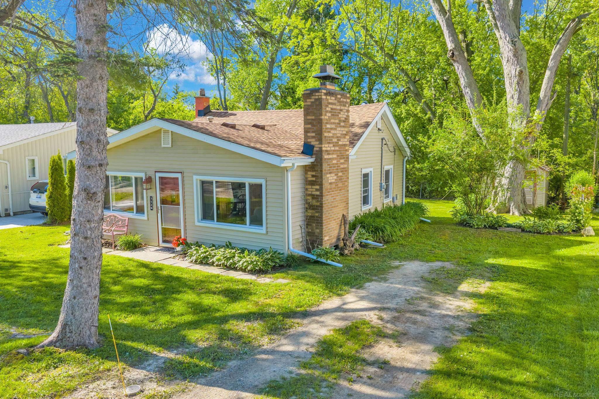 7526 Elmwood Road Lexington, MI 48450 - Photo 3 of 41