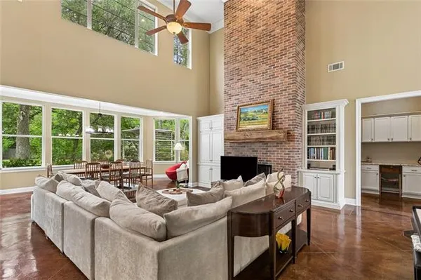 $725,000 | 26 Sycamore Street, Covington, LA 70433