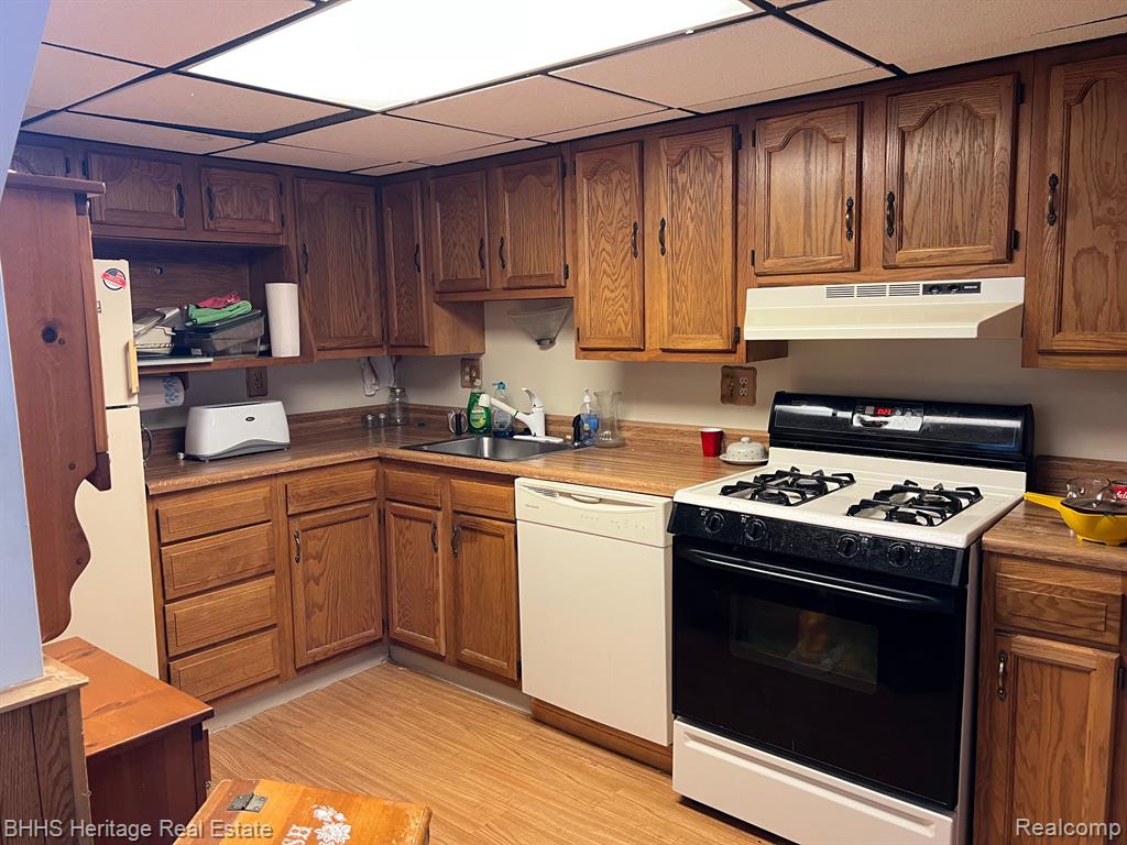 8062 Pelham Road Taylor, MI 48180 - Photo 12 of 17
