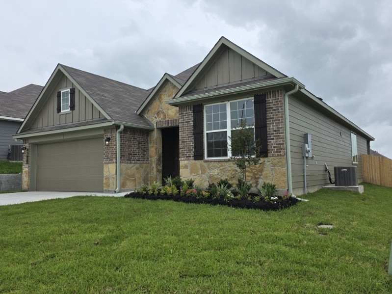 1453 Lk Rdg Drive Brenham, TX 77833 - Photo 2 of 23