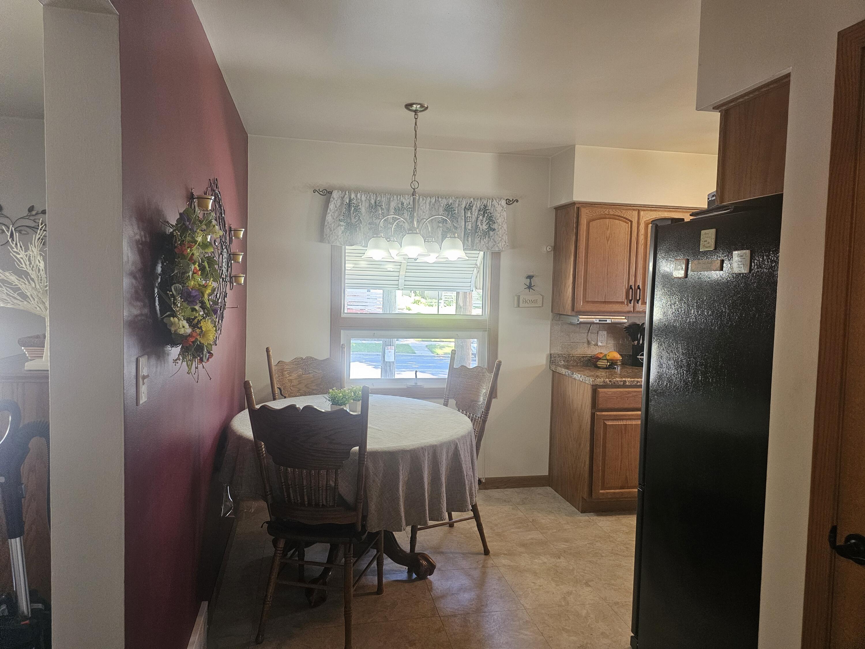 1714 Madison Street Manitowoc, WI 54220 - Photo 5 of 24 20260623_152015