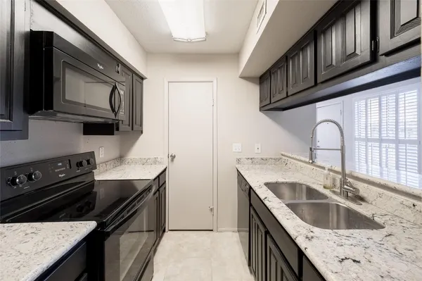 $1,800 | 3200 South Gessner Road, Unit 338, Houston, TX 77063