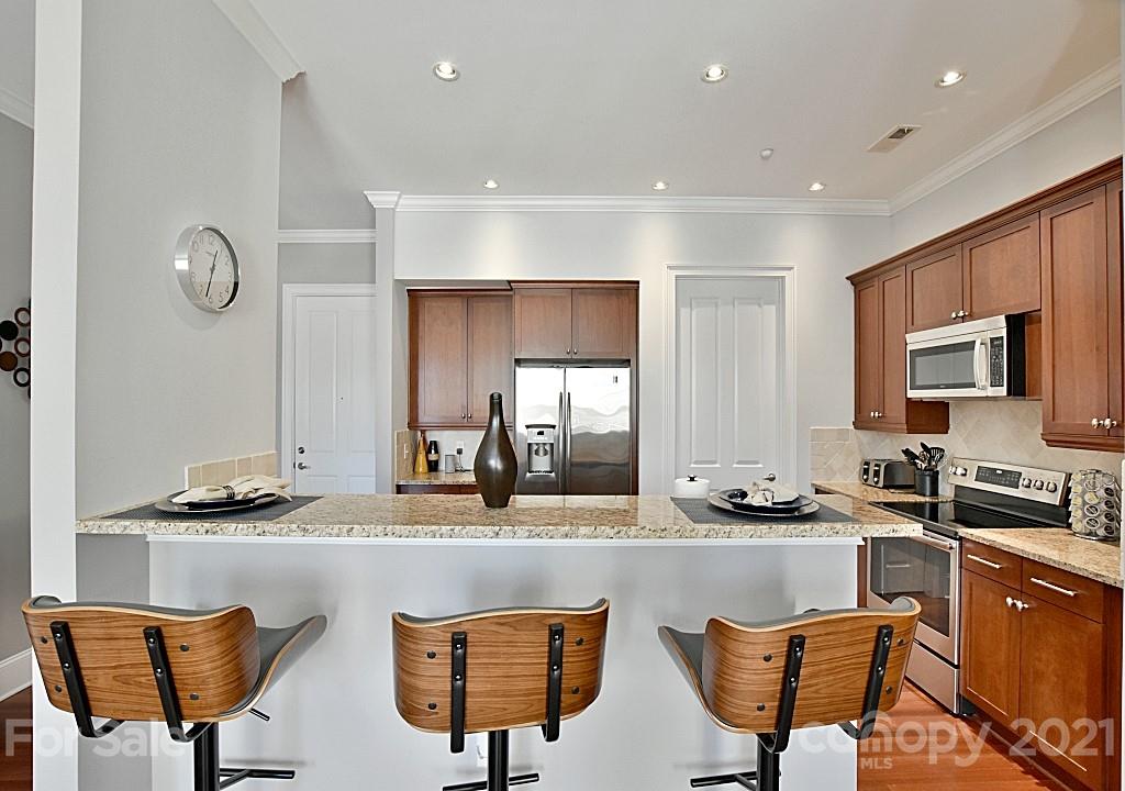5425 Closeburn Road, Unit 112 Charlotte, NC 28210 - Photo 12 of 34 Gallery Image 12