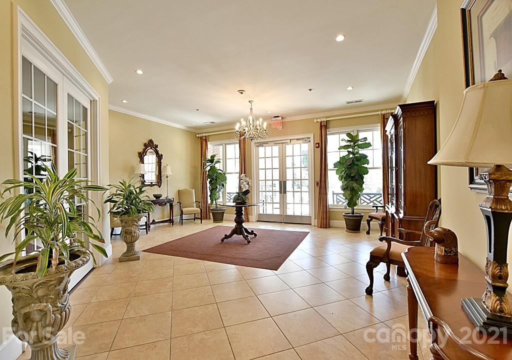 5425 Closeburn Road, Unit 112 Charlotte, NC 28210 - Photo 4 of 34 Gallery Image 4