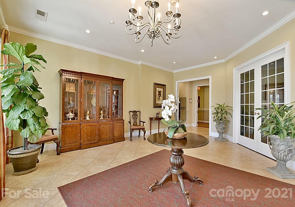5425 Closeburn Road, Unit 112 Charlotte, NC 28210 - Photo 5 of 34 Gallery Image 5