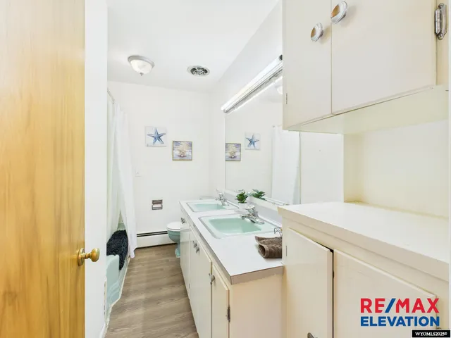 $299,000 | 618 Montana Avenue, Basin, WY 82410