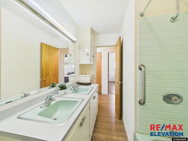 $299,000 | 618 Montana Avenue, Basin, WY 82410