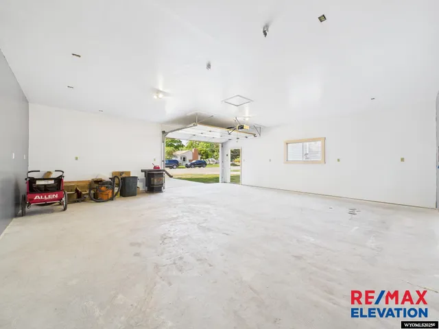 $299,000 | 618 Montana Avenue, Basin, WY 82410