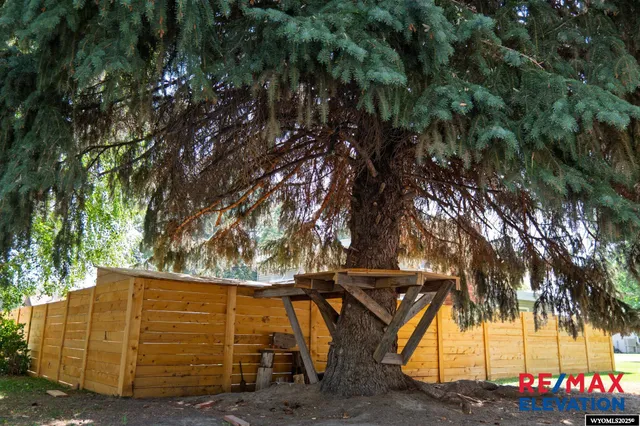 $299,000 | 618 Montana Avenue, Basin, WY 82410