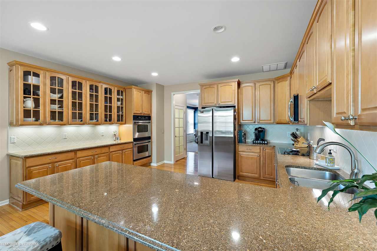 3713 Winding Brk Circle Rochester, MI 48309 - Photo 20 of 64 50079967-24.JPG
