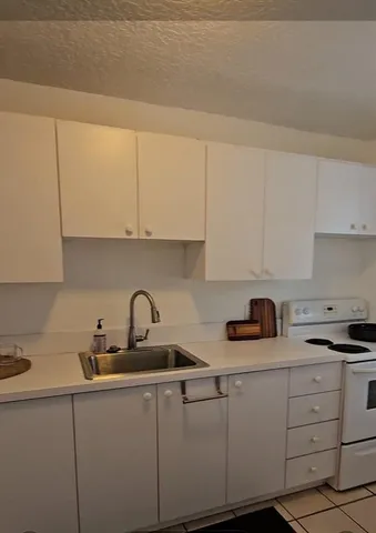 $1,425 | 1021 Southeast Monterey Road, Unit 139, Stuart, FL 34994