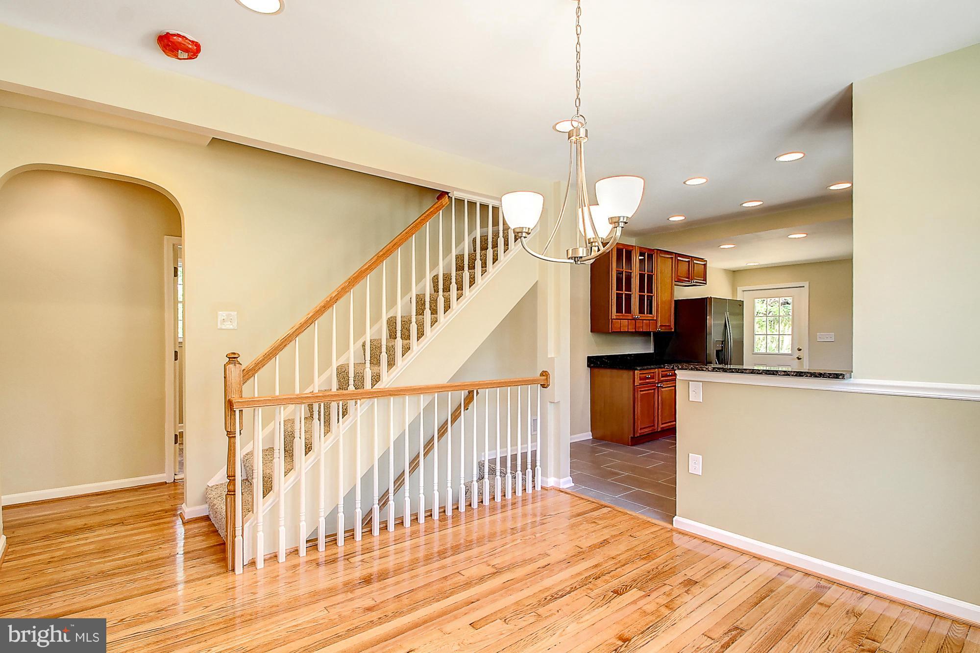 7305 Prince George Road Pikesville, MD 21207 - Photo 7 of 30 Stairs Case