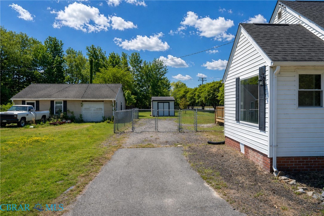 8798 Guinea Road Hayes, VA 23072 - Photo 5 of 34