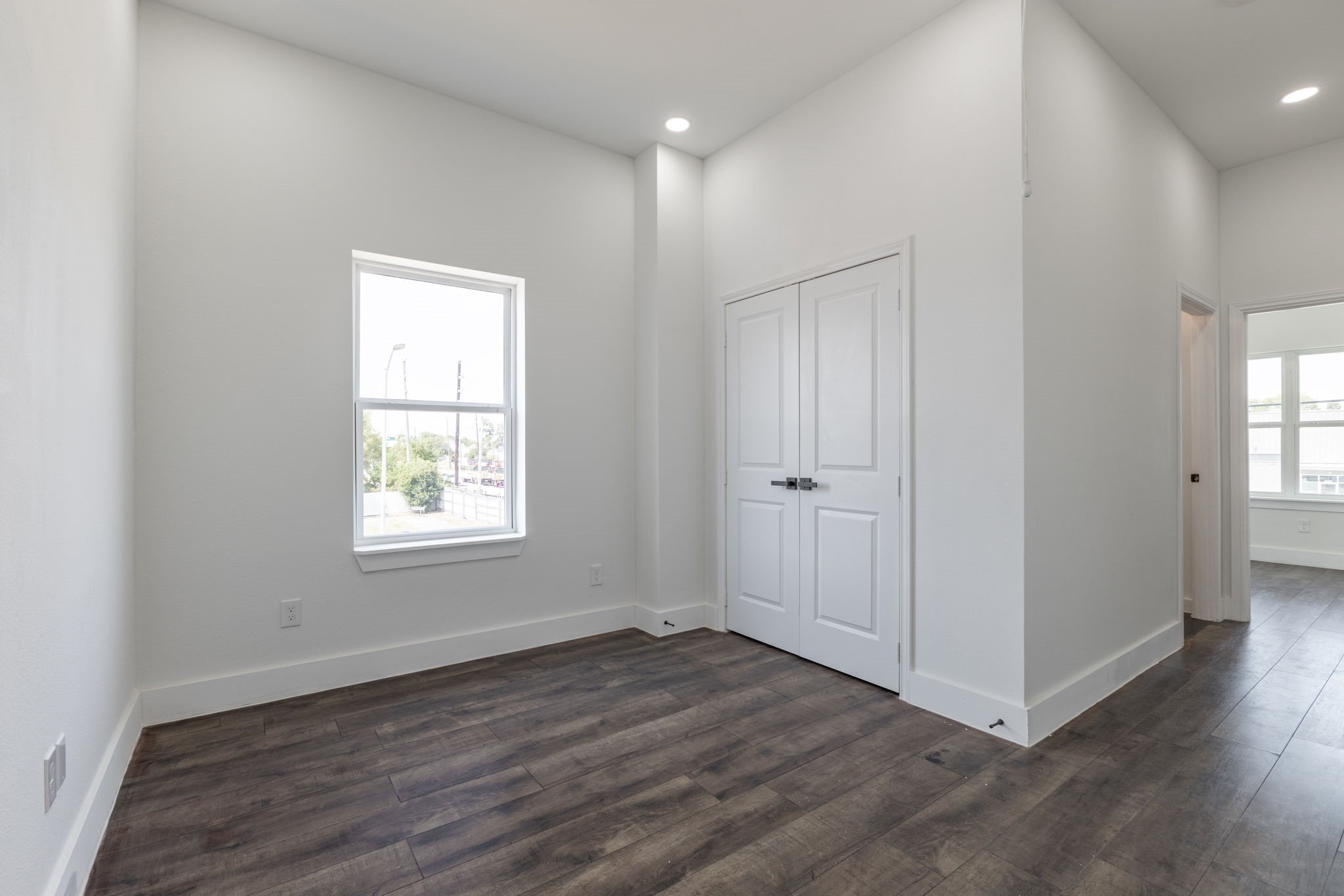 18846 Elegance Ave Spring Spring, TX 77379 - Photo 10 of 32 Gallery Image 10