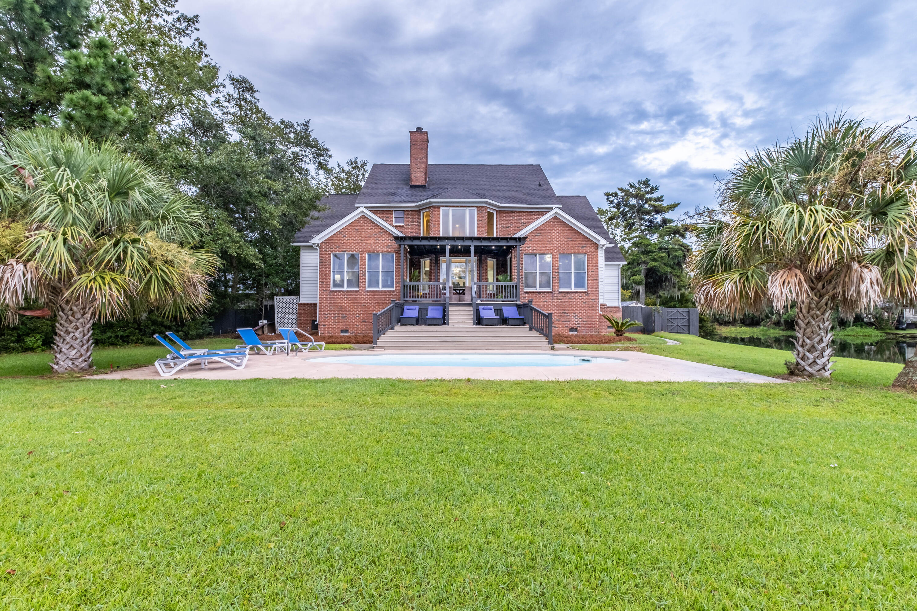 709 Blue Jack Point Mount Pleasant, SC 29464 - Photo 4 of 84 6