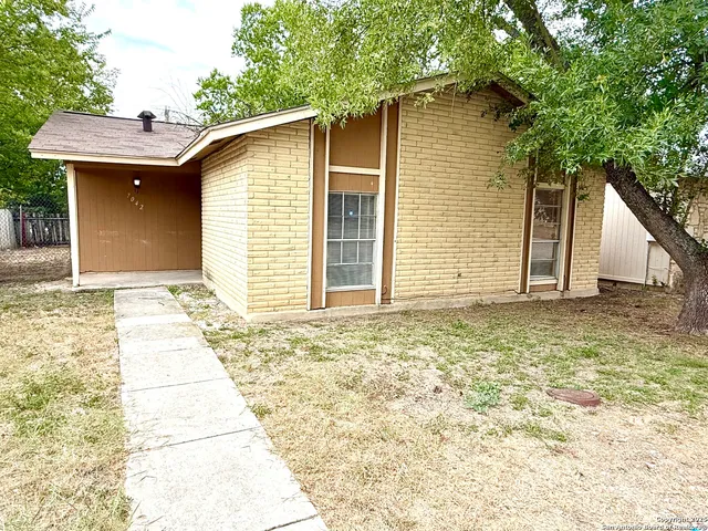 $925 | 7042 Oldham, San Antonio, TX 78239