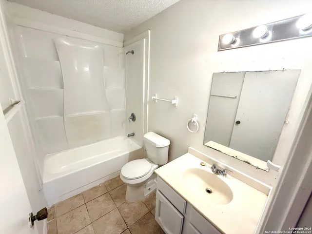 $925 | 7042 Oldham, San Antonio, TX 78239