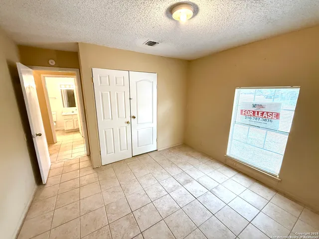 $925 | 7042 Oldham, San Antonio, TX 78239
