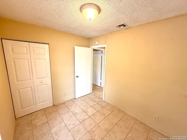 $925 | 7042 Oldham, San Antonio, TX 78239