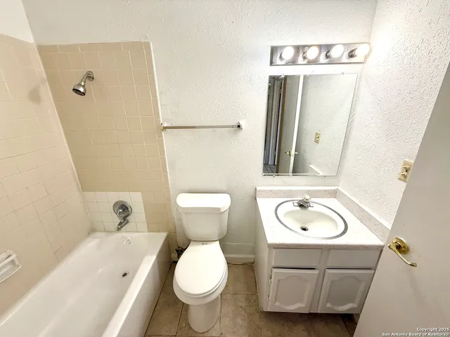 $925 | 7042 Oldham, San Antonio, TX 78239