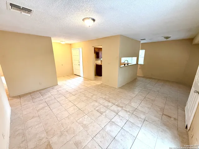 $925 | 7042 Oldham, San Antonio, TX 78239
