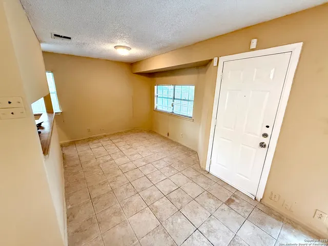 $925 | 7042 Oldham, San Antonio, TX 78239