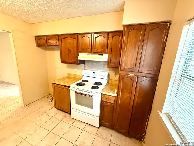 $925 | 7042 Oldham, San Antonio, TX 78239