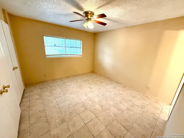 $925 | 7042 Oldham, San Antonio, TX 78239