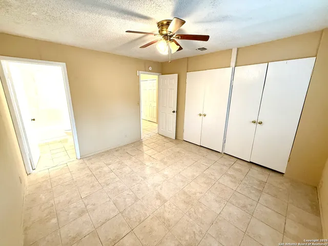 $925 | 7042 Oldham, San Antonio, TX 78239