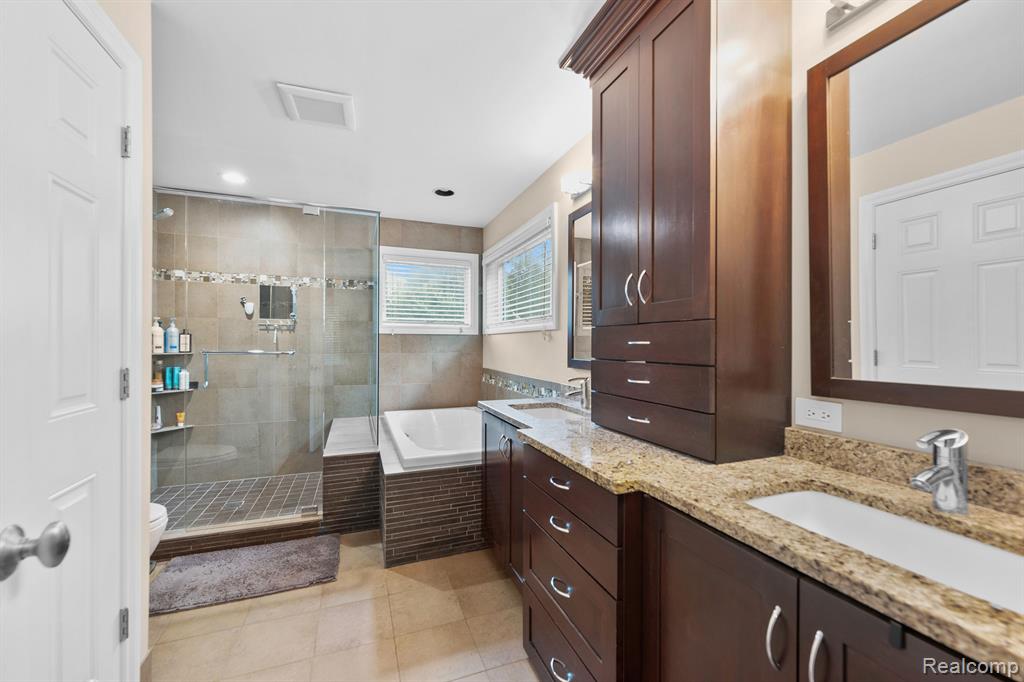 8285 Bishop Road Brighton, MI 48116 - Photo 23 of 71