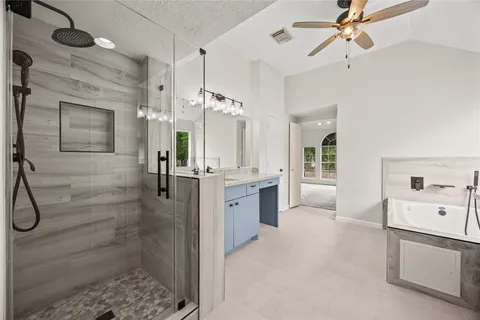 $299,900 | 330 Welford Lane, Highlands, TX 77562