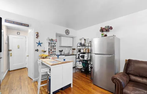 $170,000 | 15 Canterbury Road, Unit C11, Great Neck, NY 11021