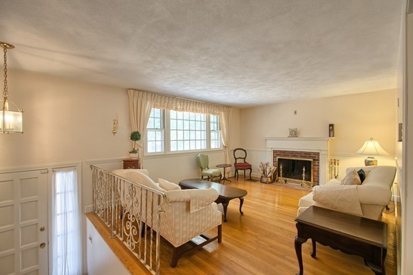 86 Dudley Road Billerica, MA 01821 - Photo 3 of 24 Gallery Image 3