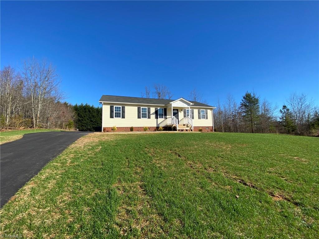 161 Maple Ridge Drive King, NC 27021 - Photo 2 of 11