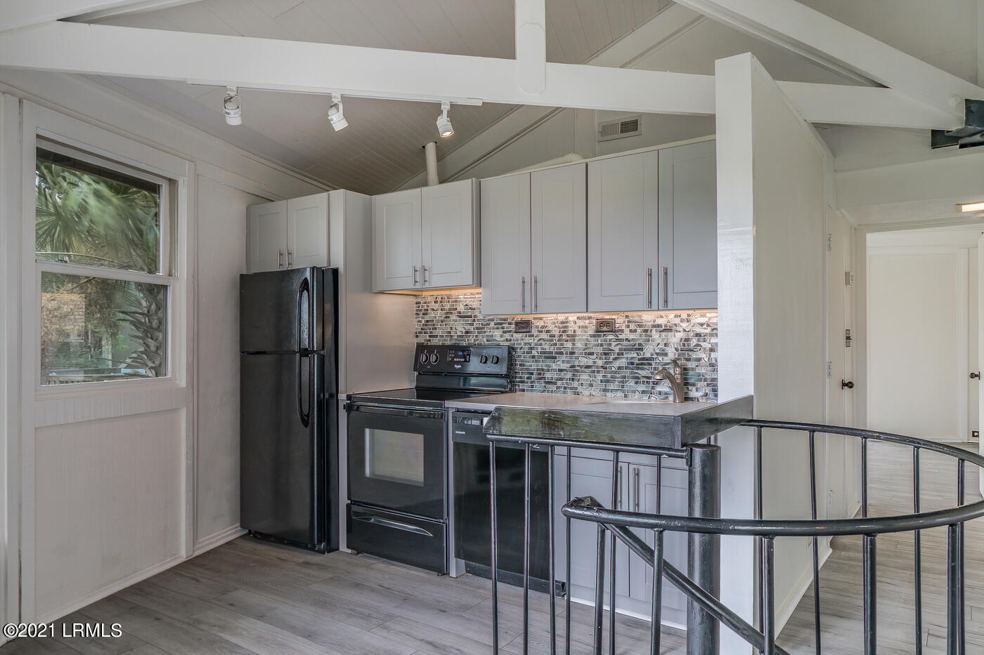 875 Fiddlers Ridge Road Fripp Island, SC 29920 - Photo 9 of 40 9 Kitchen