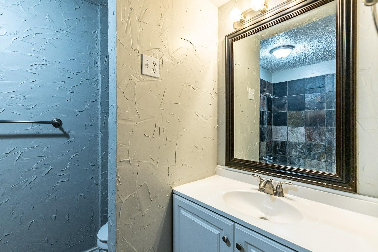 4320 48th Street Lubbock, TX 79413 - Photo 24 of 47 Primary Bath