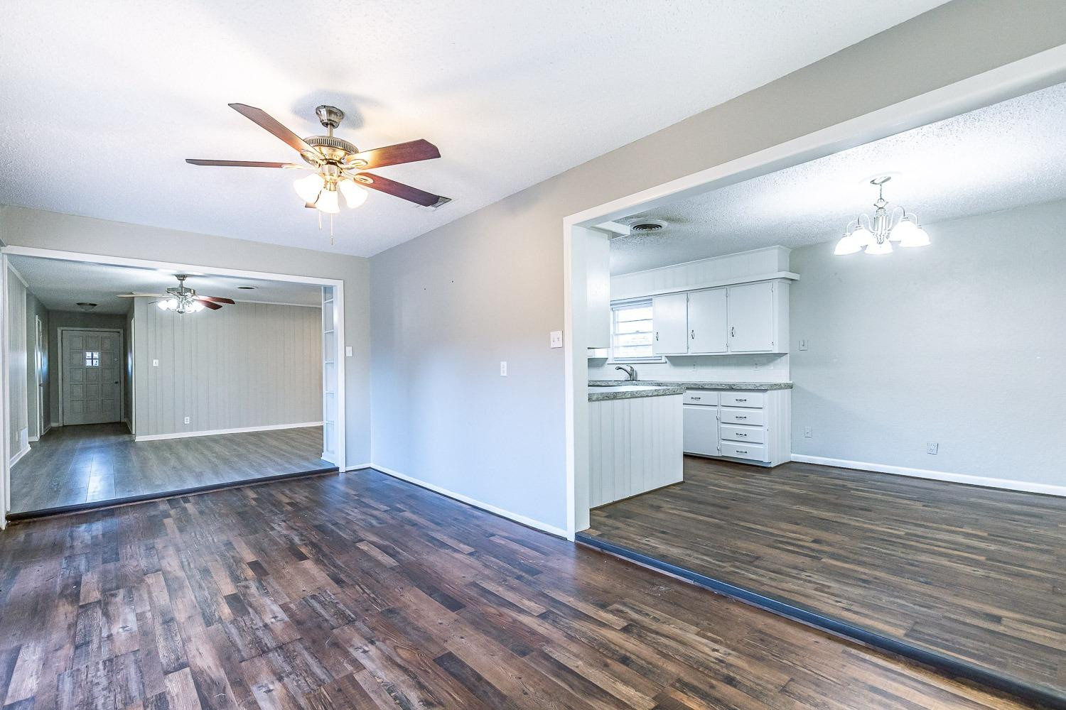 4320 48th Street Lubbock, TX 79413 - Photo 40 of 47 Sunroom