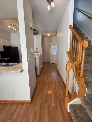 $255,000 | 17817 West Salisbury Drive, Gurnee, IL 60031