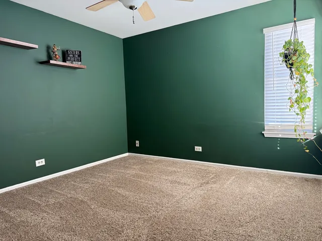 $255,000 | 17817 West Salisbury Drive, Gurnee, IL 60031