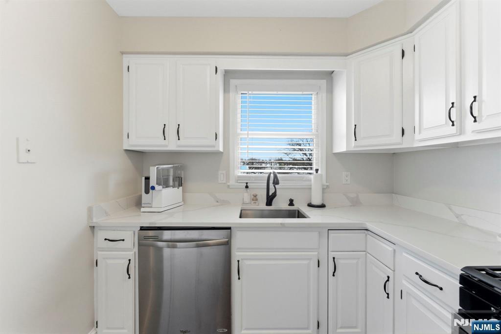 779 Riverside Avenue, Unit 201 Lyndhurst, NJ 07071 - Photo 18 of 35