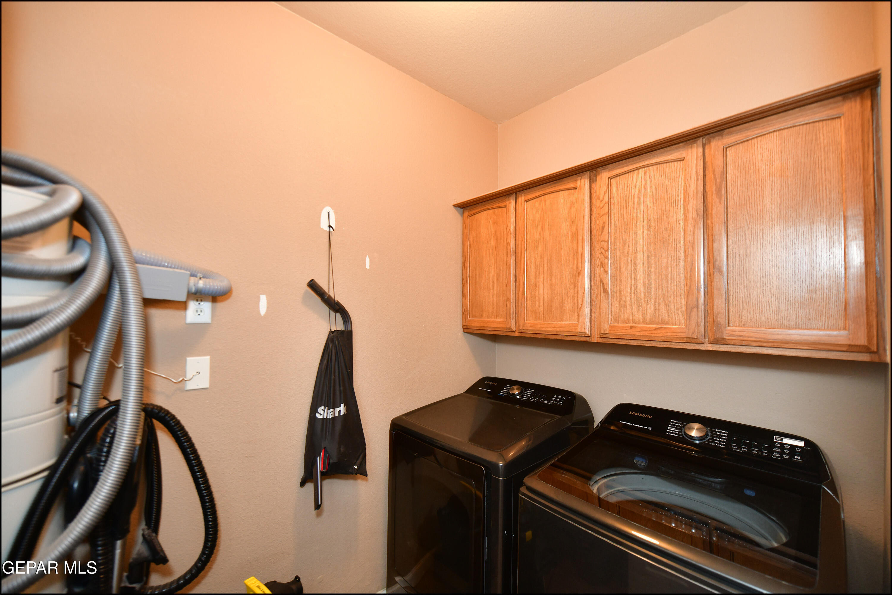 7350 Navidad Way Canutillo, TX 79835 - Photo 41 of 49 a view of an entryway with wooden floor