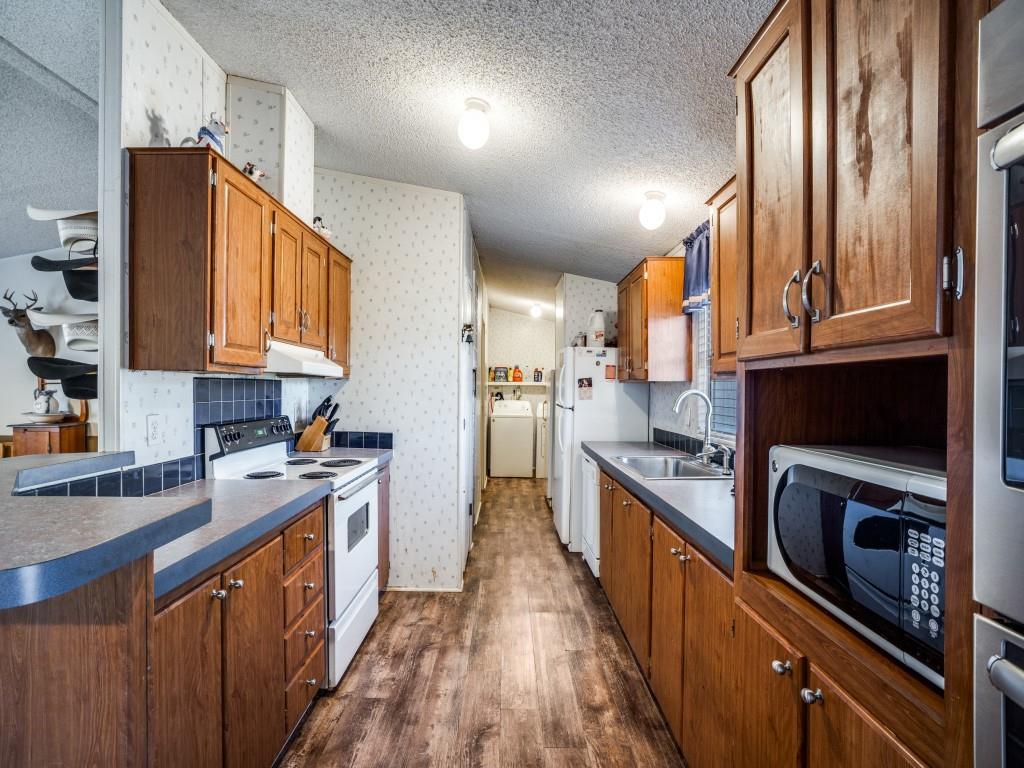 9691 Bluebaugh Road Justin, TX 76247 - Photo 7 of 25